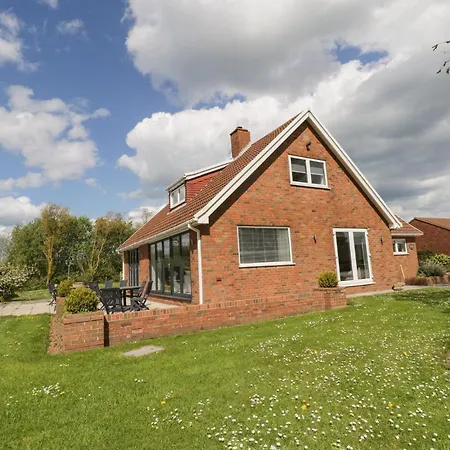 Wyvill House * Scarborough