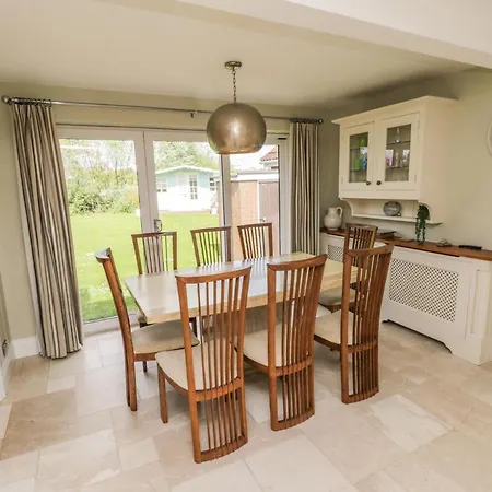 Wyvill House * Scarborough