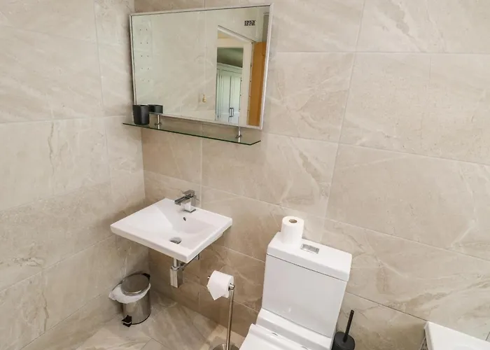 Wyvill House * Scarborough